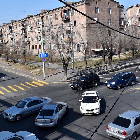 예레반 Напротив Спортивно-Концертного Комплекса 아파트 외부 사진